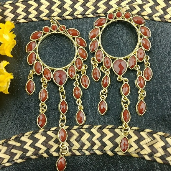 Earrings - Picture 1 of 2